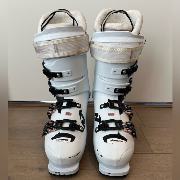 Nordica Promachine 105 Ski Boots - Women's 2023. 305 mm (26-26.5) - Picture 4 of 16
